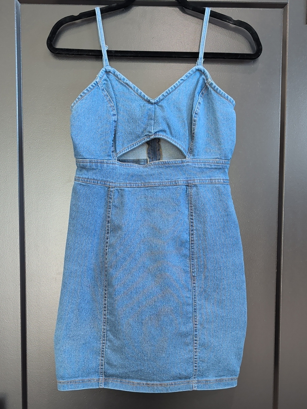 Derek Heart Medium Blue Denim Mini Dress With Keyhole Cutout
